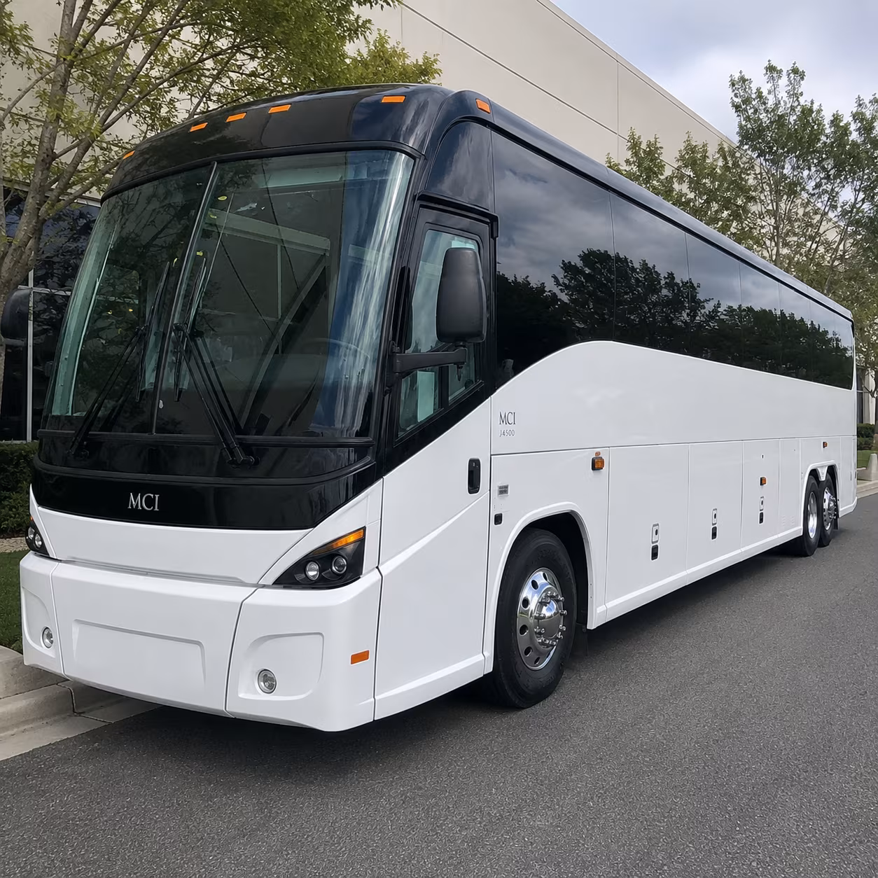airport shuttle runs to atl pns and dhn for military government groups